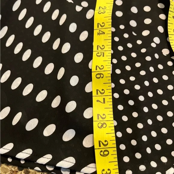 Sleeveless Black & White Polka Dot Blouse - Picture 5 of 6